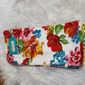BNWT Pioneer Woman set of 2 kitchen towels-Wildflower whimsy
